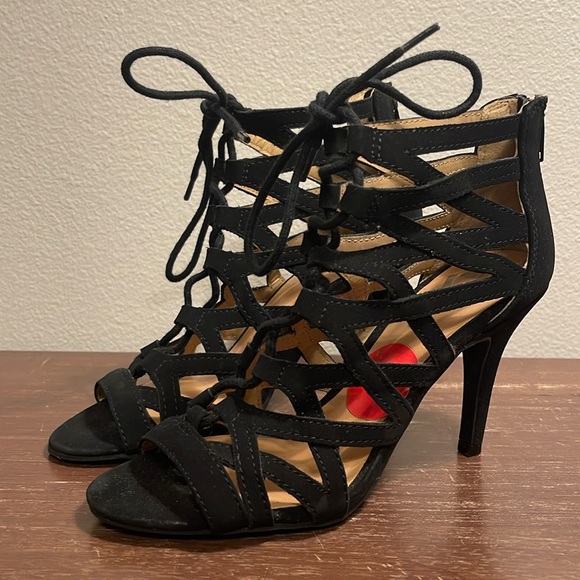 Report Women’s High Heels - Picture 1 of 11